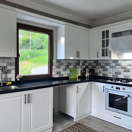 Hamsikoey Lifora House *